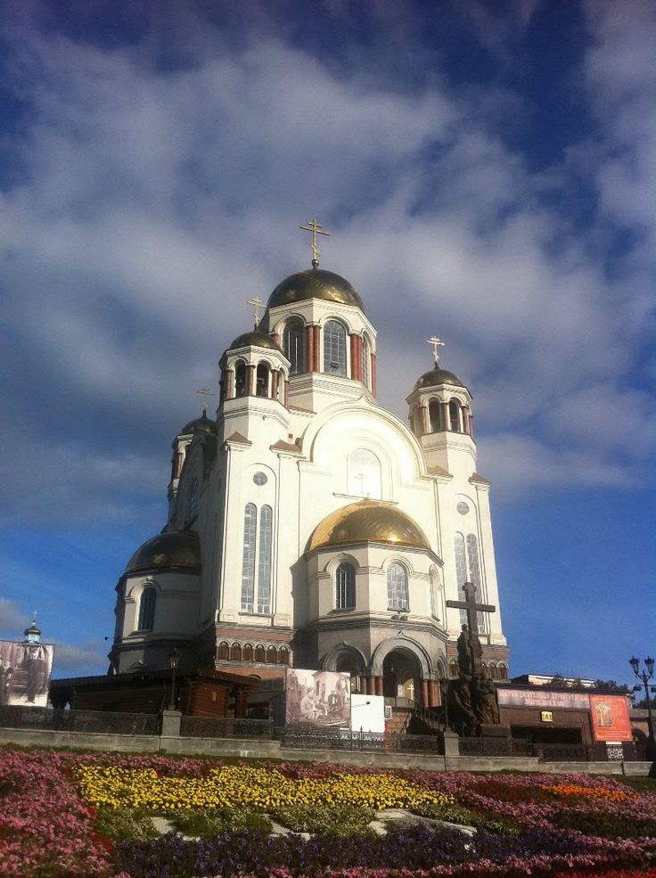 Святыни и история удивительные храмы России